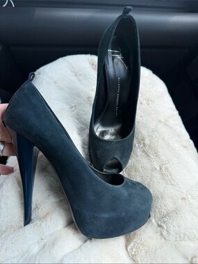 Giuseppe Zanotti Navy Suede Platform Peep-Toe Pumps with Gloss Heel 2011